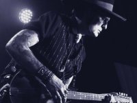 Roots in the Jar - photo by Moomar